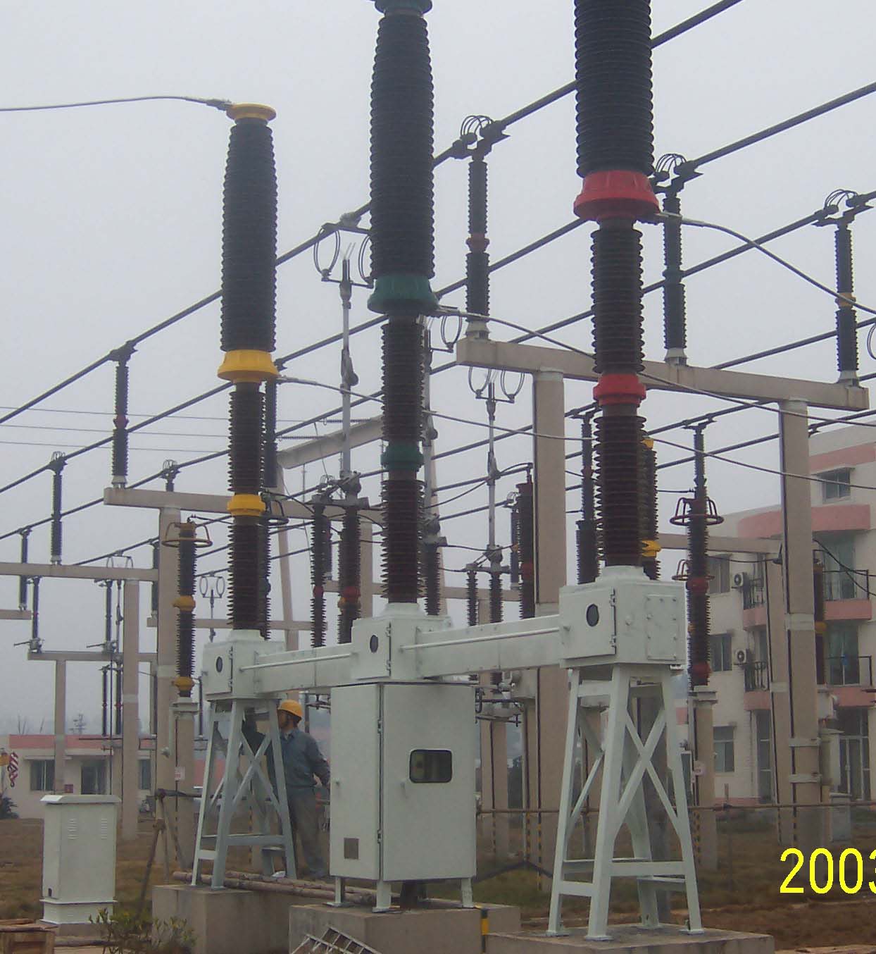 LW25A-252/T4000-50 SF6瓷柱式断路器-yl6776永利集团
